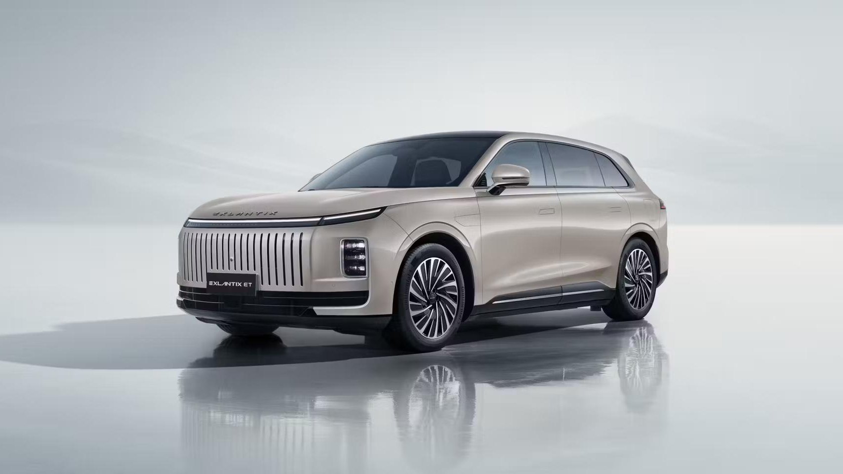EXEED EXLANTIX ET I поколение 1.5hyb AT 4WD (469 л.с.) Топ Серый 2025 новый