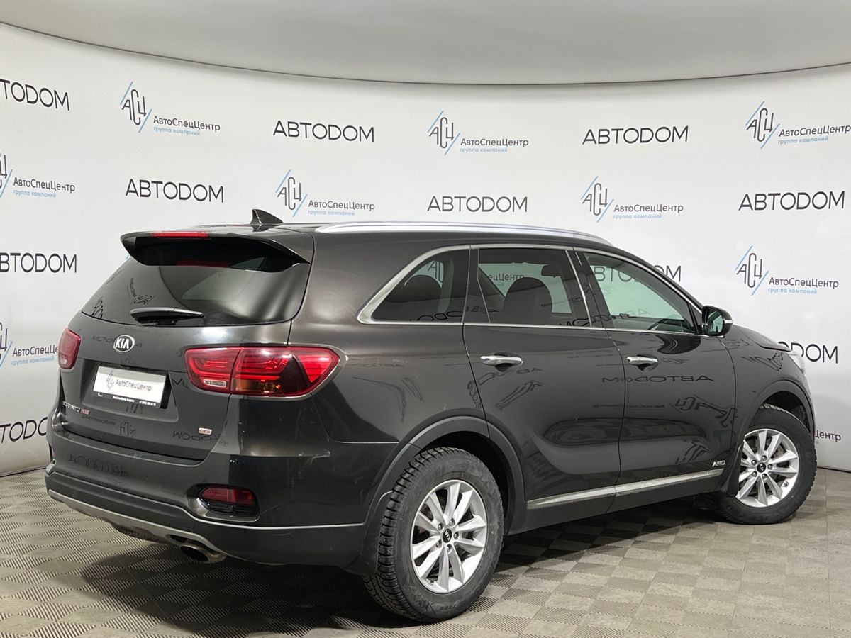 Автомобиль Kia Sorento III [рестайлинг] 2.4 AT 4WD (188 л.с.) Luxe Коричневый 2018 с пробегом 116 000 км