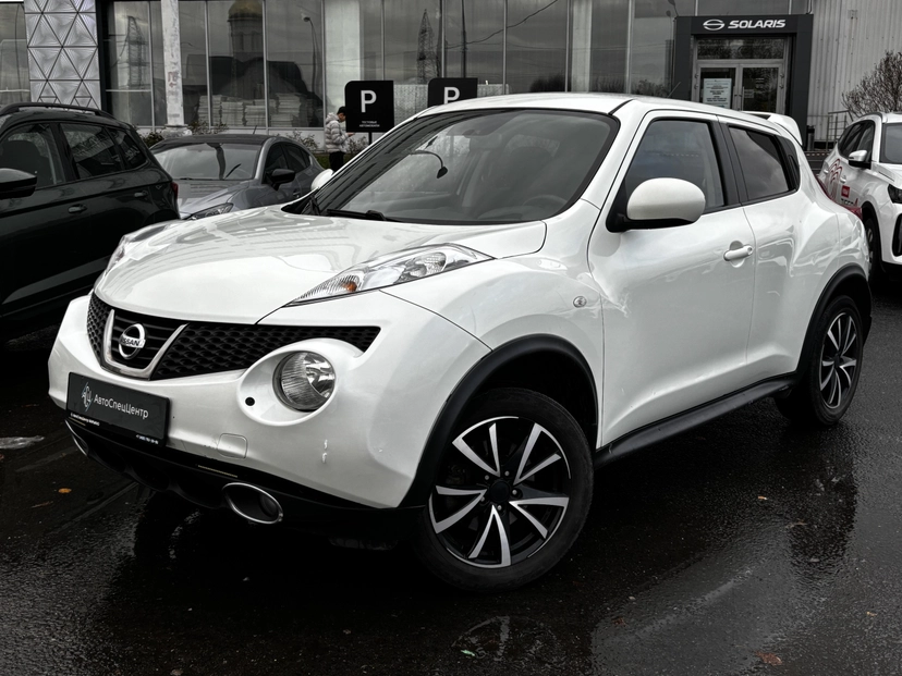 Автомобиль Nissan Juke I поколение (F15) 1.6 CVT 4WD (190 л.с.) SE+ Sport Белый 2011 с пробегом 148 000 км