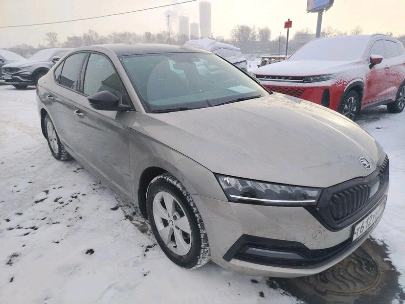 Автомобиль Skoda Octavia IV поколение (A8) 1.4 AT (150 л.с.) Ambition Plus Серый 2021 с пробегом 55 042 км