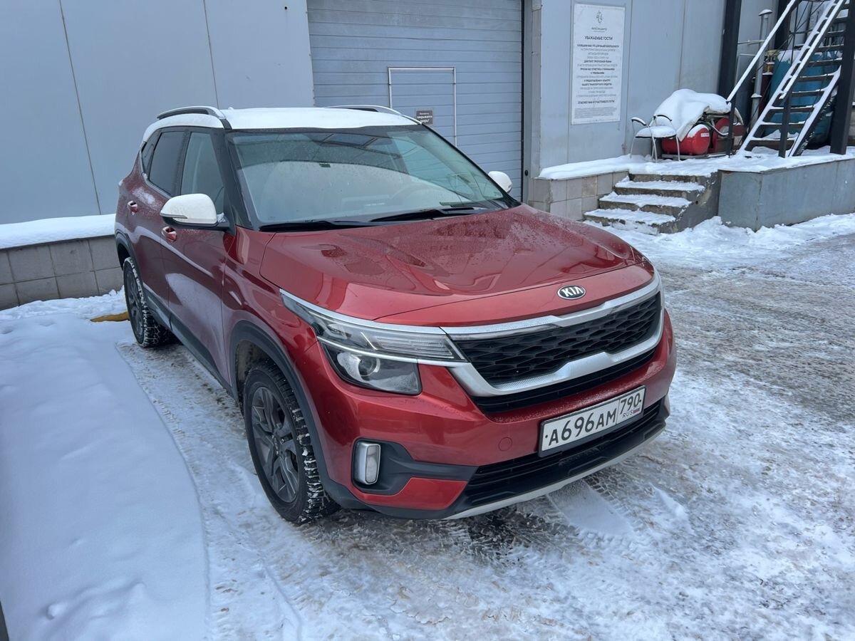 Автомобиль Kia Seltos I поколение 2.0 CVT (149 л.с.) Luxe Красный 2020 с пробегом 144 806 км
