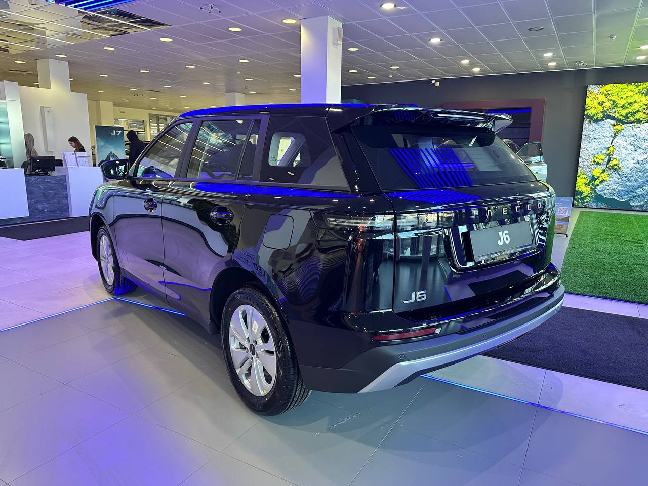 Автомобиль Jaecoo J6 I поколение 1.5 AMT (147 л.с.) Престиж Чёрный 2026 новый