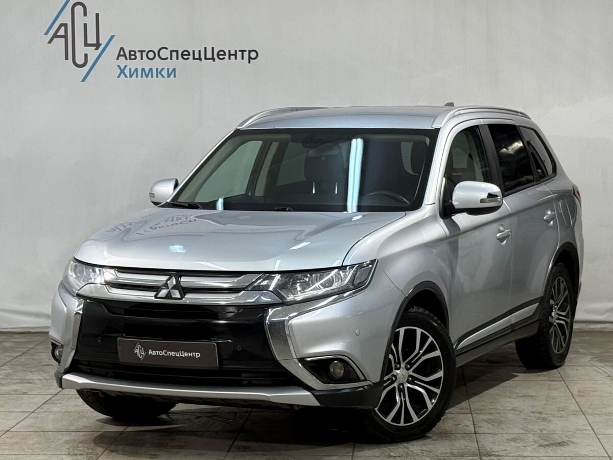 Автомобиль Mitsubishi Outlander III [2-й рестайлинг] 2.0 CVT (146 л.с.) Invite Серебристый 2018 с пробегом 132 600 км