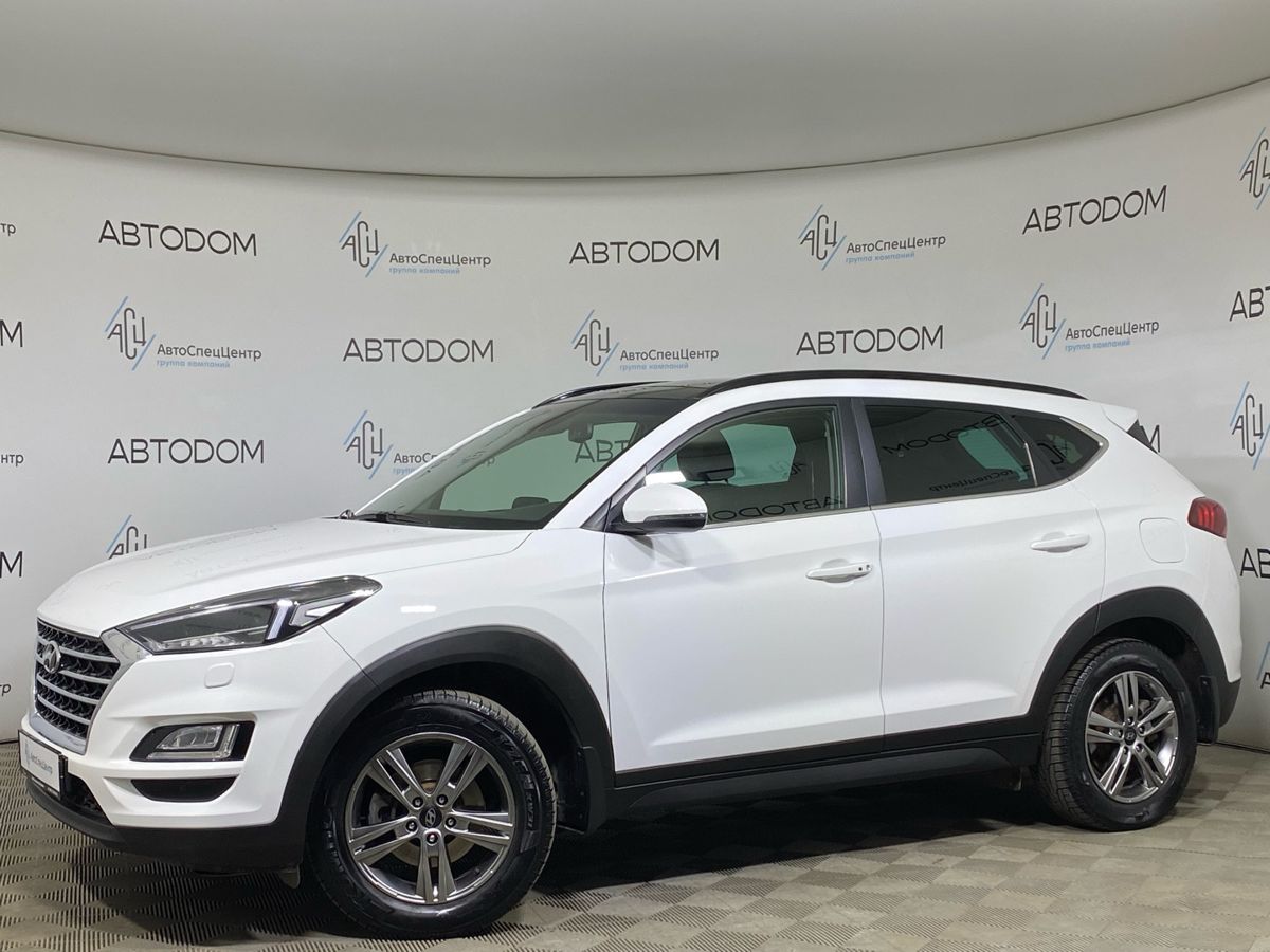 Hyundai Tucson III [рестайлинг] 2.0 AT 4WD (150 л.с.) High-Tech Белый 2018 с пробегом 90 000 км