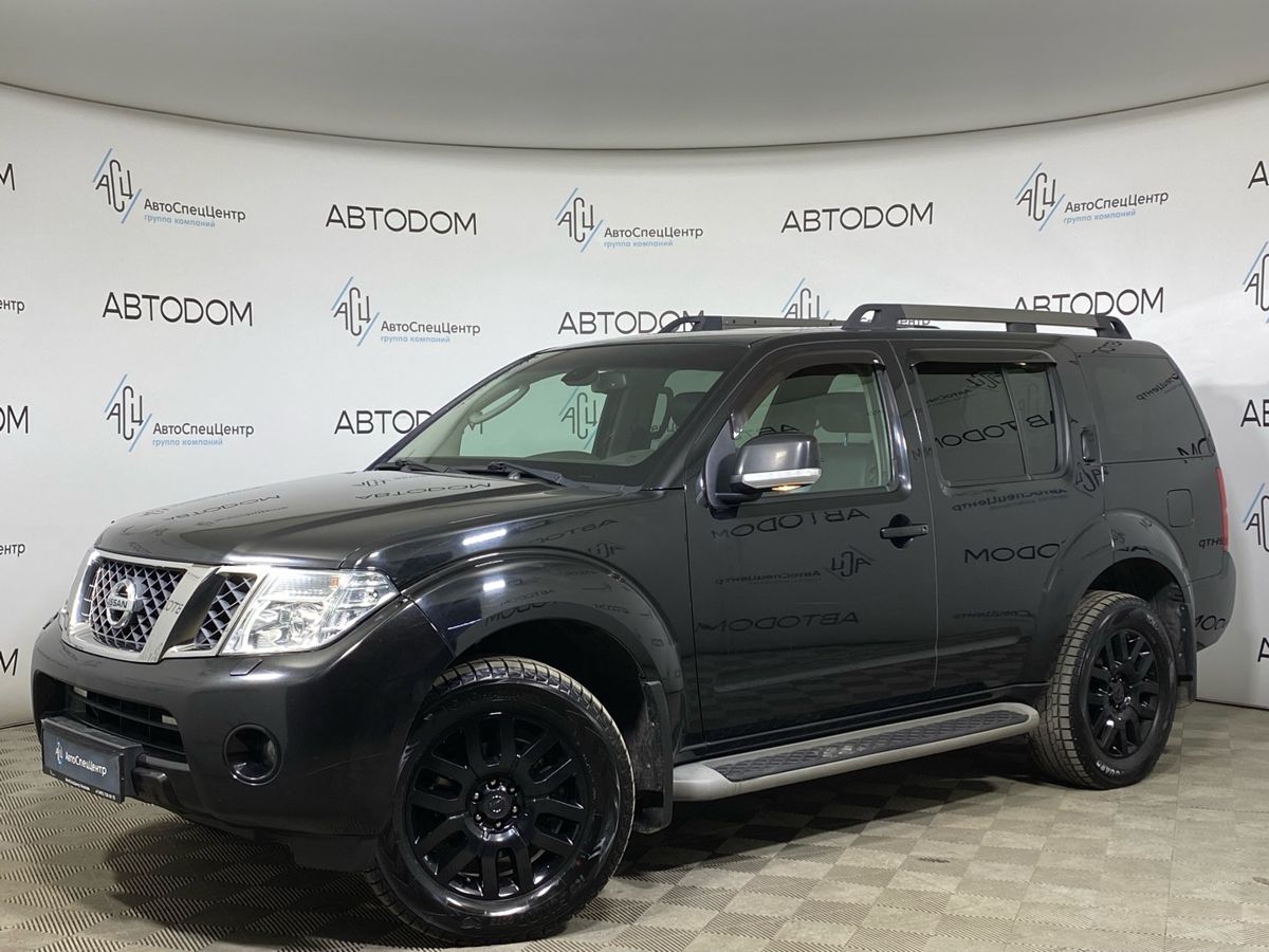 Автомобиль Nissan Pathfinder III (R51) [рестайлинг] 2.5d AT 4WD (190 л.с.) LE +camera Чёрный 2013 с пробегом 172 983 км