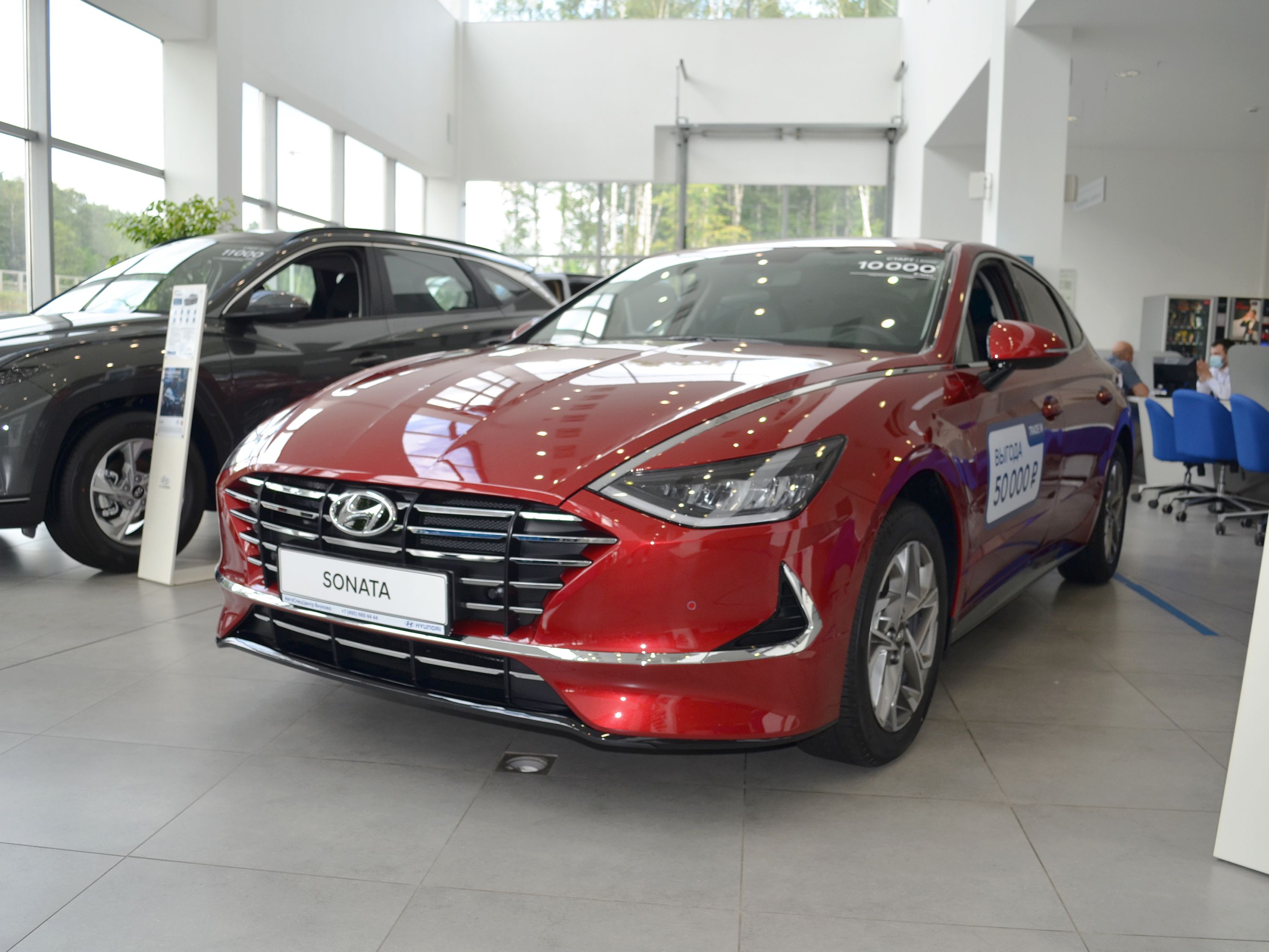 Автомобиль Hyundai Sonata VIII поколение (DN) 2.5 AT (180 л.с.) Prestige Красный 2022 новый