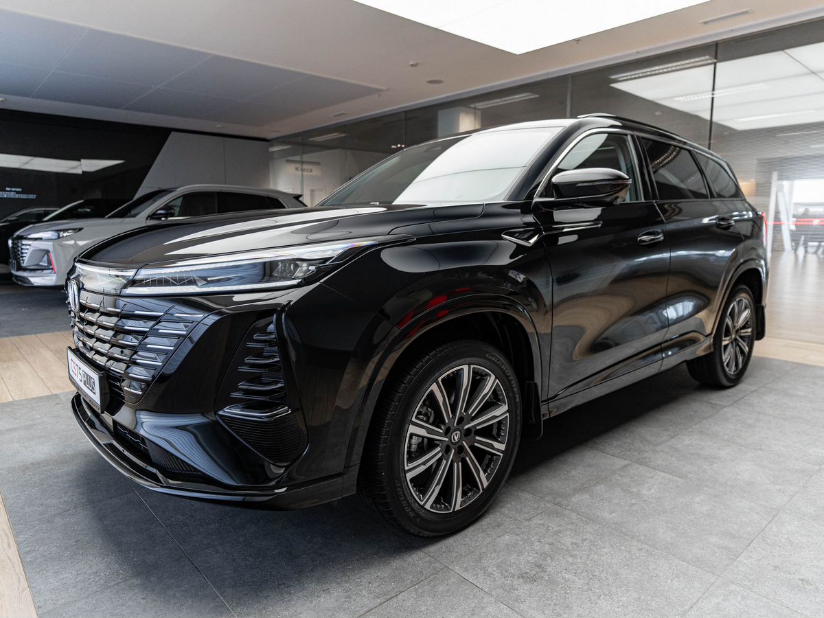Автомобиль Changan CS75PLUS III поколение 1.5 AT (188 л.с.) Comfort Чёрный 2025 новый