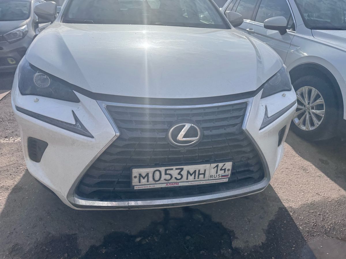 Автомобиль Lexus NX I [рестайлинг] 2.0 CVT (150 л.с.) Comfort Белый 2018 с пробегом 180 581 км