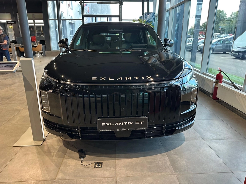 Автомобиль EXEED EXLANTIX ET I поколение 1.5hyb AT 4WD (469 л.с.) Top Чёрный 2025 новый