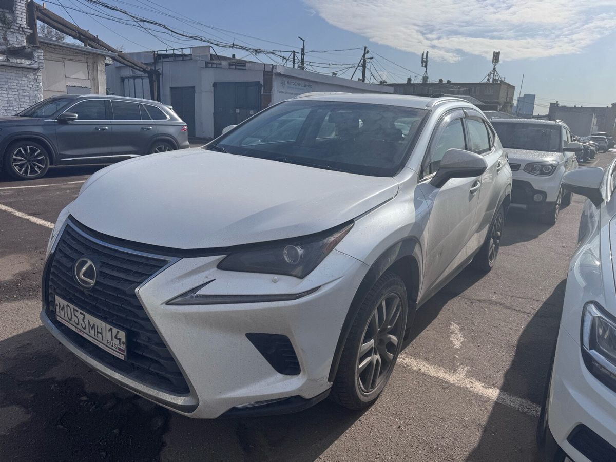 Автомобиль Lexus NX I [рестайлинг] 2.0 CVT (150 л.с.) Comfort Белый 2018 с пробегом 180 581 км