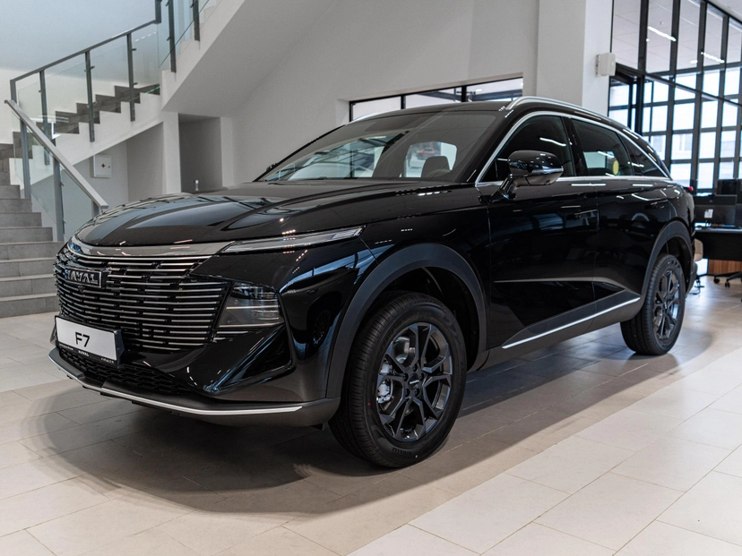 Автомобиль Haval F7 II поколение 2.0 AMT 4WD (192 л.с.) Tech Plus Чёрный 2025 новый