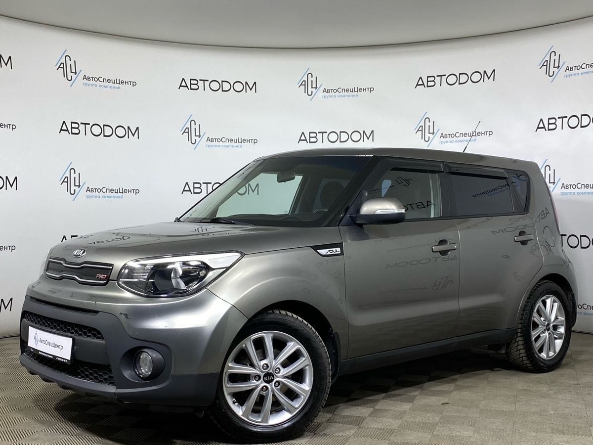 Автомобиль Kia Soul II [рестайлинг] 2.0 AT (150 л.с.) Luxe Серебристый 2017 с пробегом 152 563 км