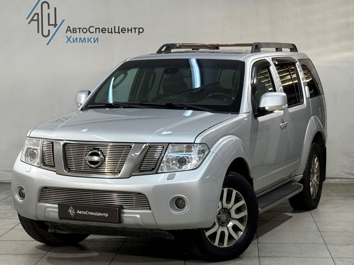 Nissan Pathfinder III (R51) [рестайлинг] 2.5d AT 4WD (190 л.с.) LE Серебристый 2010 с пробегом 227 000 км