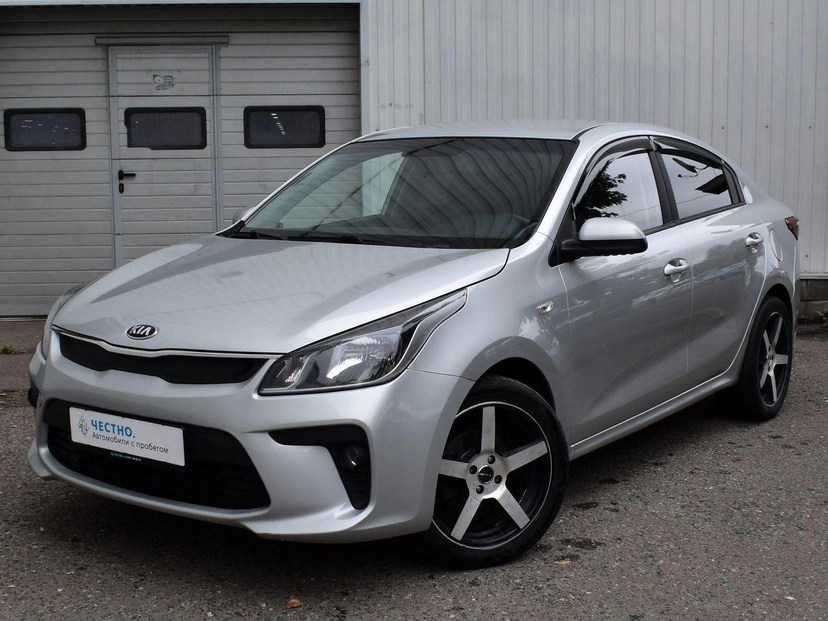 Автомобиль Kia Rio IV поколение 1.6 AT (123 л.с.) Comfort Серый 2020 с пробегом 125 000 км