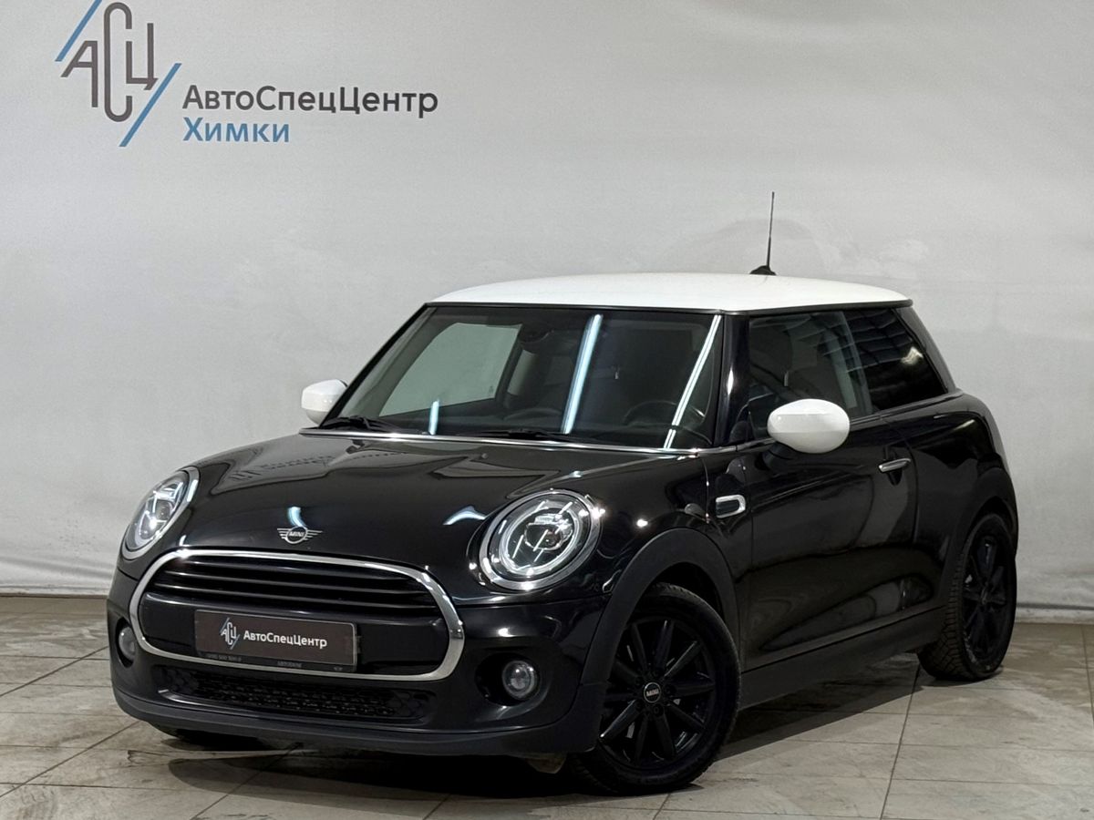 Автомобиль MINI Hatch III (F55/F56) [рестайлинг] Cooper 1.5 AMT (136 л.с.) Cooper Чёрный 2021 с пробегом 117 000 км
