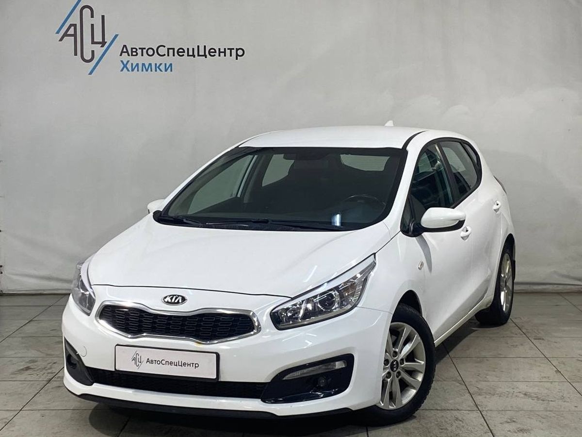 Kia Ceed II [рестайлинг] 1.6 AT (130 л.с.) Luxe Белый 2017 с пробегом 70 000 км