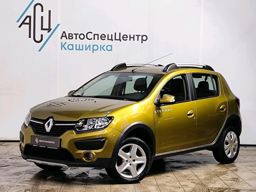 Автомобиль Renault Sandero II поколение 1.6 MT (102 л.с.) Base Золотой 2016 с пробегом 118 758 км