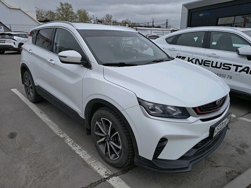 Автомобиль Geely Coolray I поколение 1.5 AMT (150 л.с.) Comfort Белый 2022 с пробегом 76 208 км