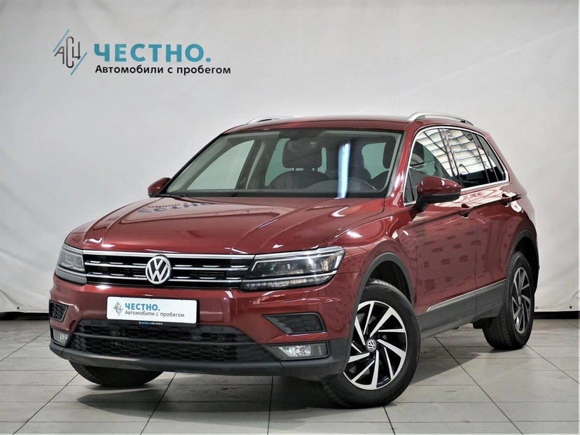 Автомобиль Volkswagen Tiguan II поколение 2.0 AMT 4WD (180 л.с.) City Красный 2018 с пробегом 86 000 км