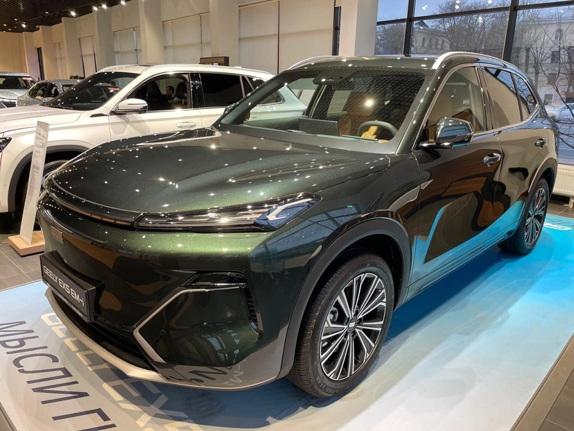 Автомобиль Geely EX5 EM-i I поколение 1.5hyb AT (218 л.с.) Max Зелёный 2025 новый