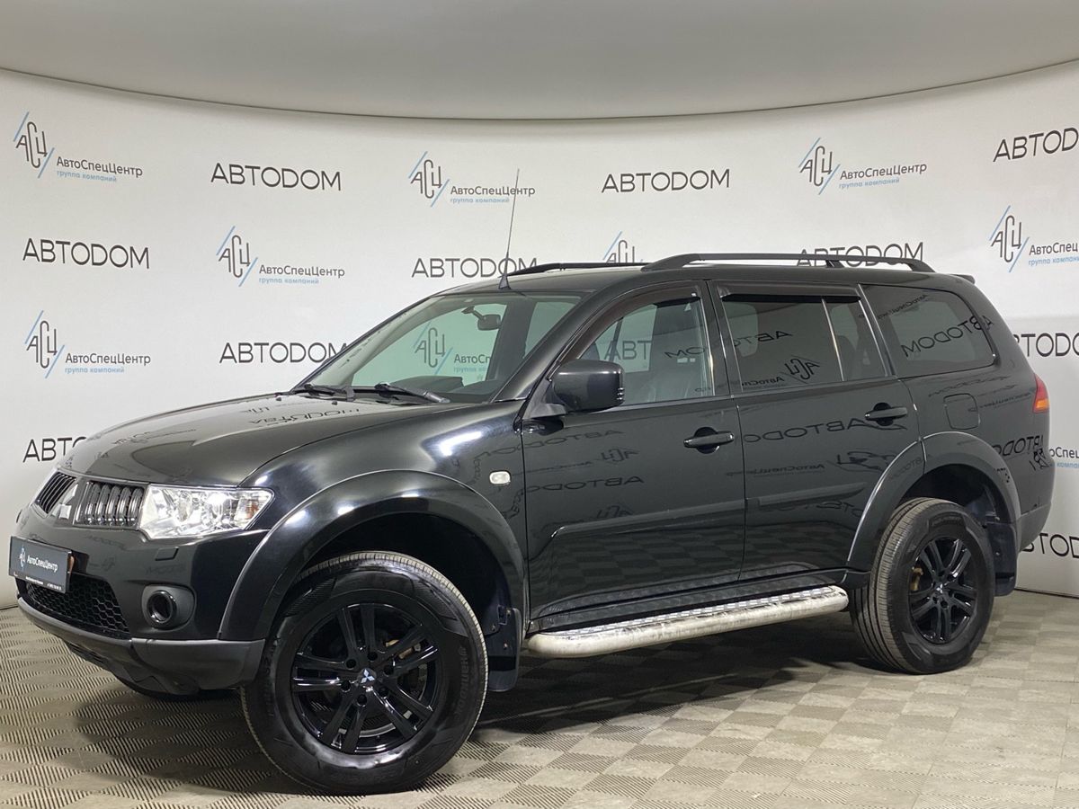Mitsubishi Pajero Sport II поколение 2.5d AT 4WD (178 л.с.) Ultimate S03 Чёрный 2011 с пробегом 217 880 км
