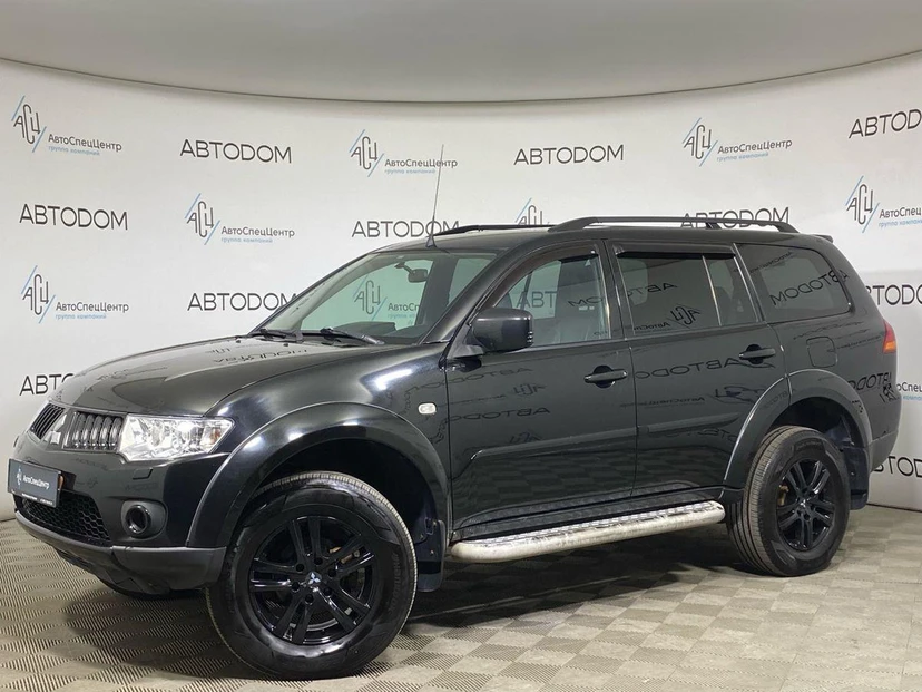 Mitsubishi Pajero Sport II поколение 2.5d AT 4WD (178 л.с.) Ultimate S03 Чёрный 2011 с пробегом 217 880 км