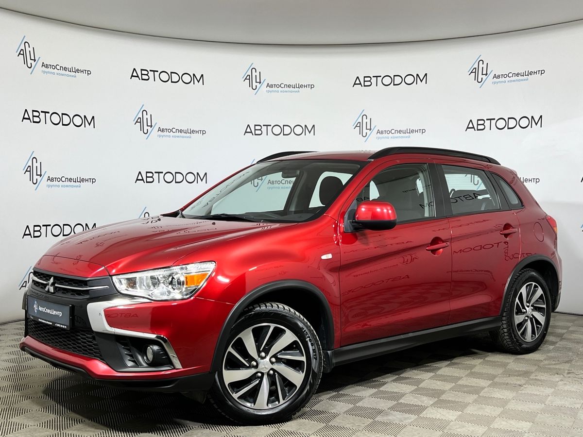 Автомобиль Mitsubishi ASX I [2-й рестайлинг] 2.0 CVT 4WD (150 л.с.) Intense Красный 2018 с пробегом 93 295 км