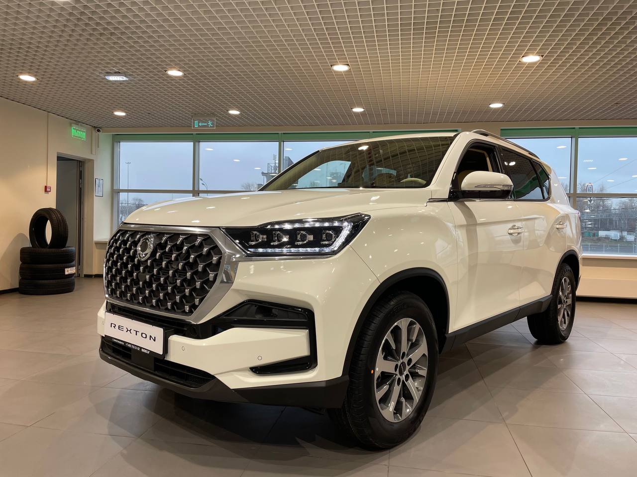 Автомобиль KGM Rexton I поколение 2.0 AT 4WD (225 л.с.) Dream Белый 2025 новый