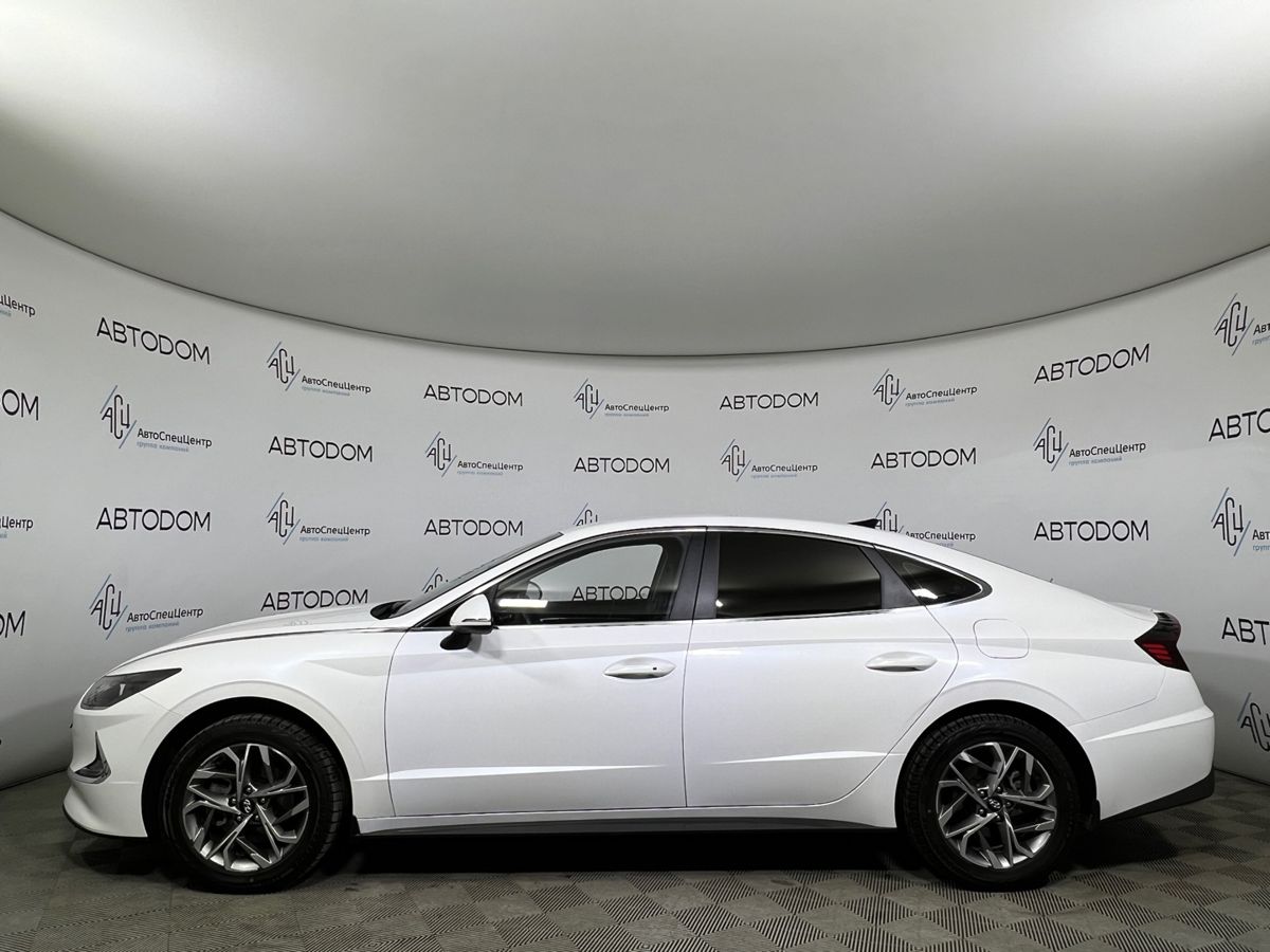 Автомобиль Hyundai Sonata VIII поколение (DN) 2.0 AT (150 л.с.) Comfort (Winter) Белый 2022 с пробегом 44 174 км