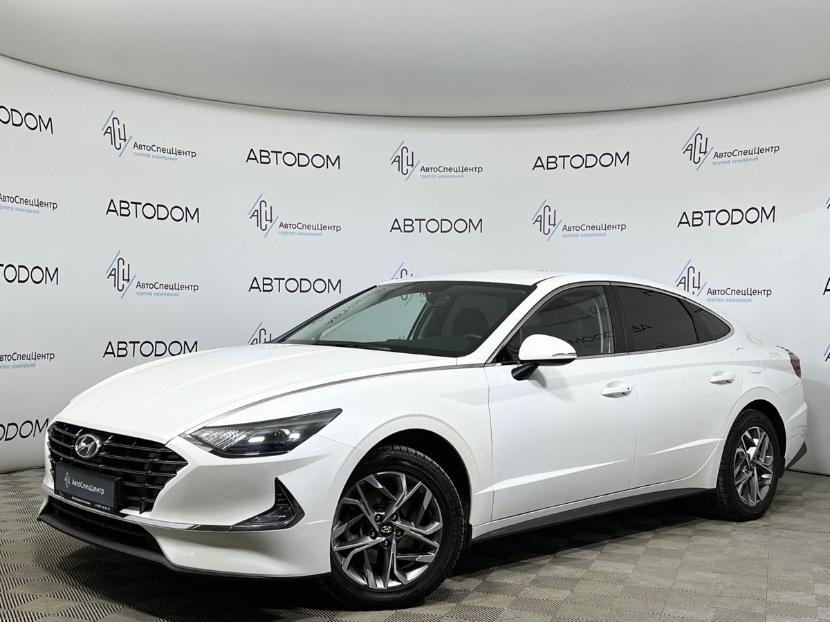 Автомобиль Hyundai Sonata VIII поколение (DN) 2.0 AT (150 л.с.) Comfort (Winter) Белый 2022 с пробегом 44 174 км