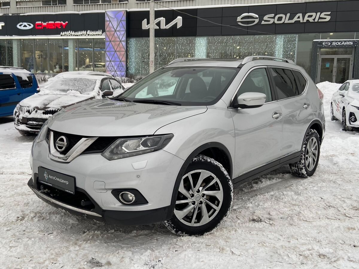 Автомобиль Nissan X-Trail III поколение (T32) 2.5 CVT 4WD (171 л.с.) LE Top Серебристый 2015 с пробегом 126 000 км