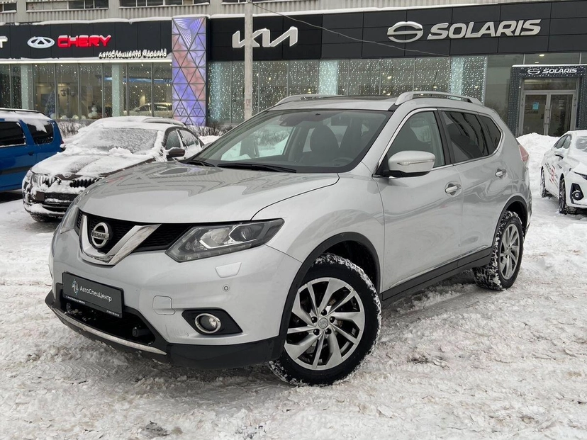 Автомобиль Nissan X-Trail III поколение (T32) 2.5 CVT 4WD (171 л.с.) LE Top Серебристый 2015 с пробегом 126 000 км