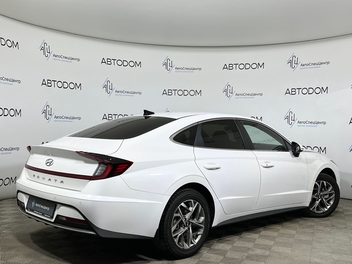 Автомобиль Hyundai Sonata VIII поколение (DN) 2.0 AT (150 л.с.) Comfort (Winter) Белый 2022 с пробегом 44 174 км