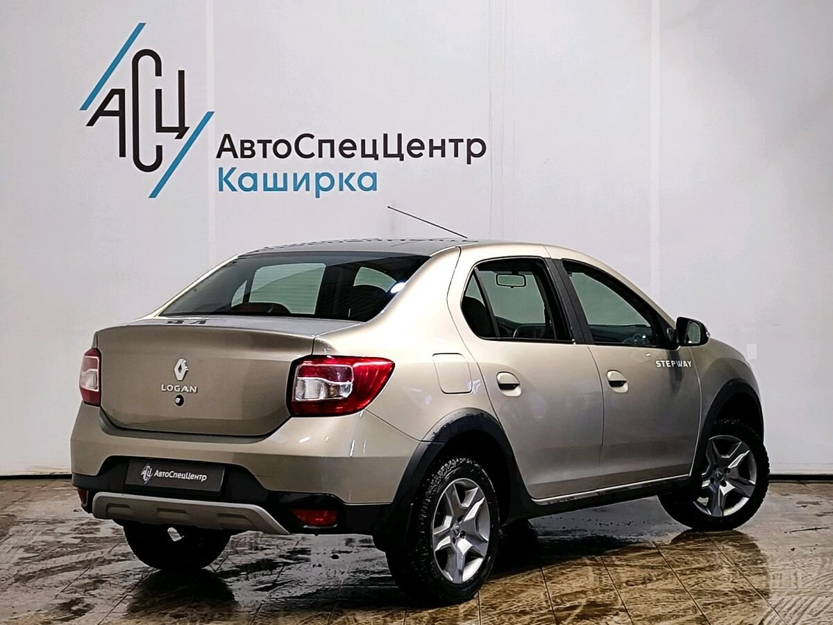 Автомобиль Renault Logan II [рестайлинг] 1.6 MT (113 л.с.) Stepway Life Бежевый 2020 с пробегом 36 284 км