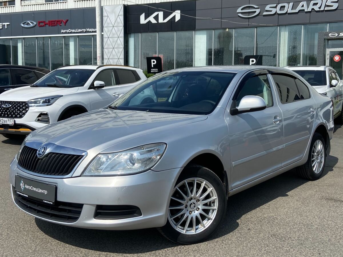 Skoda Octavia II (A5) [рестайлинг] 1.6 MT (102 л.с.) Active Серый 2010 с пробегом 482 000 км