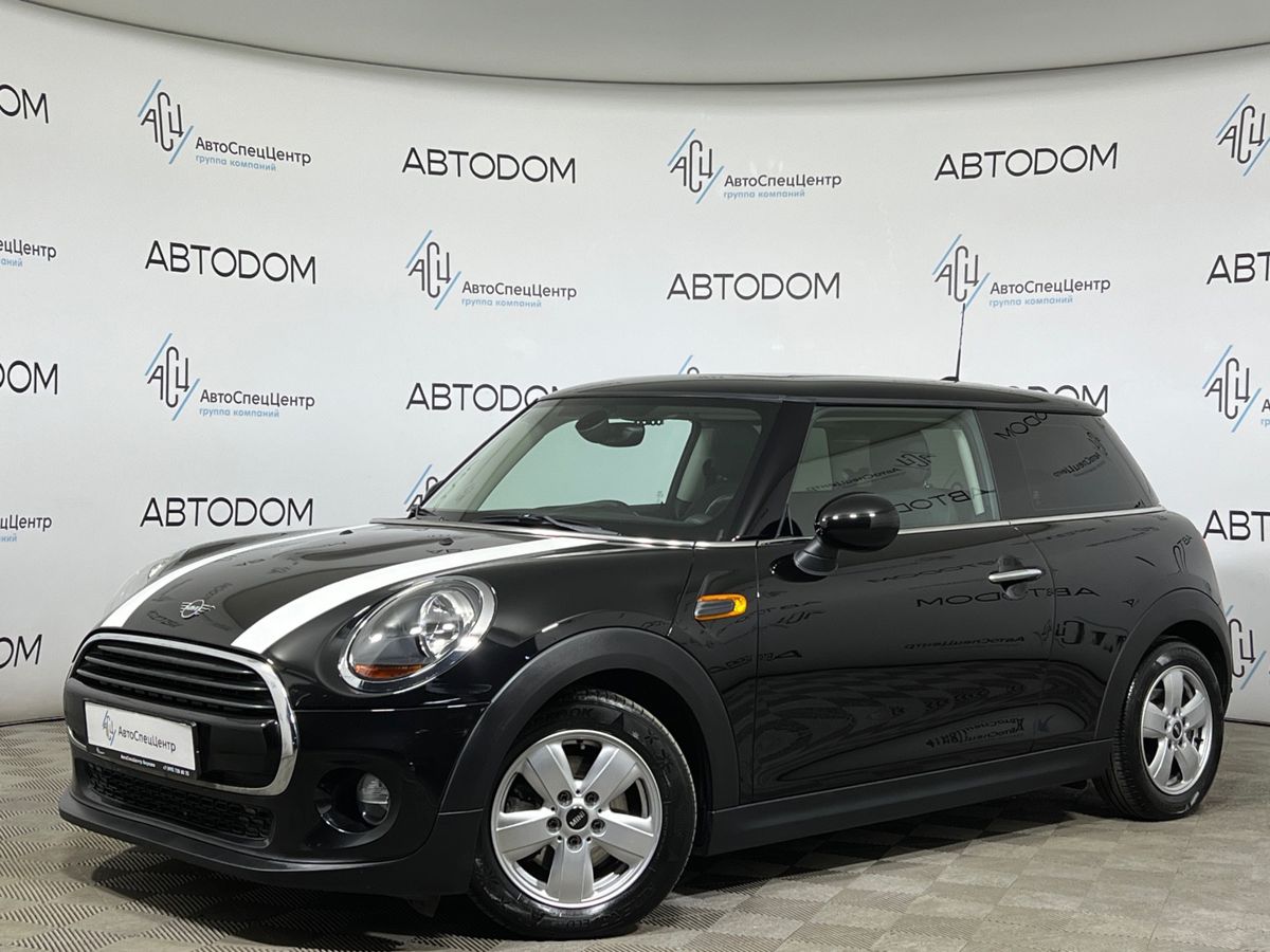 MINI Hatch III (F55/F56) [рестайлинг] Cooper 1.5 AMT (136 л.с.) Piccadilly Чёрный 2019 с пробегом 68 940 км