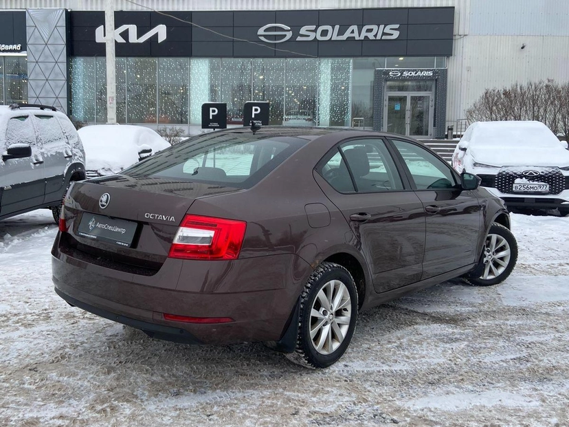 Автомобиль Skoda Octavia III поколение (A7) 1.4 AMT (150 л.с.) Hockey Edition Коричневый 2017 с пробегом 188 600 км