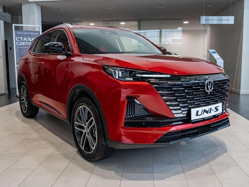 Автомобиль Changan UNI-S I поколение 1.5 AMT (181 л.с.) Tech Красный 2025 новый