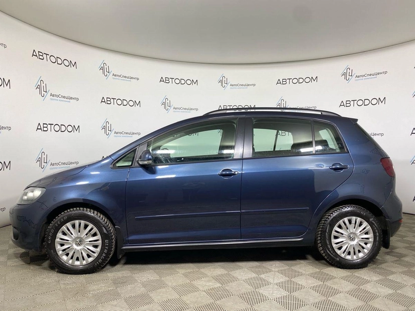 Автомобиль Volkswagen Golf Plus II поколение 1.6 AMT (102 л.с.) Trendline Синий 2013 с пробегом 161 615 км