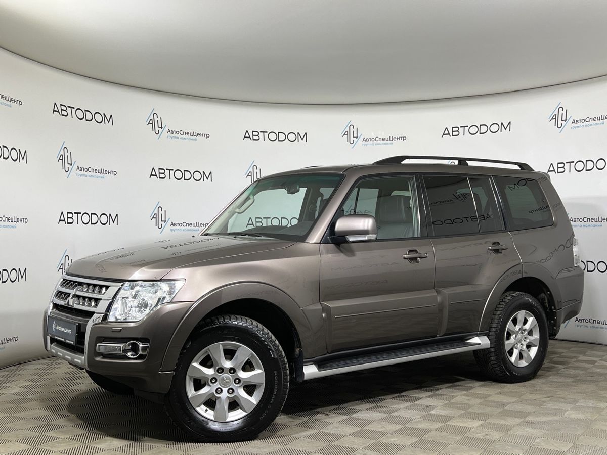 Mitsubishi Pajero IV [2-й рестайлинг] 3.0 AT 4WD (178 л.с.) GLS Коричневый 2014 с пробегом 175 831 км