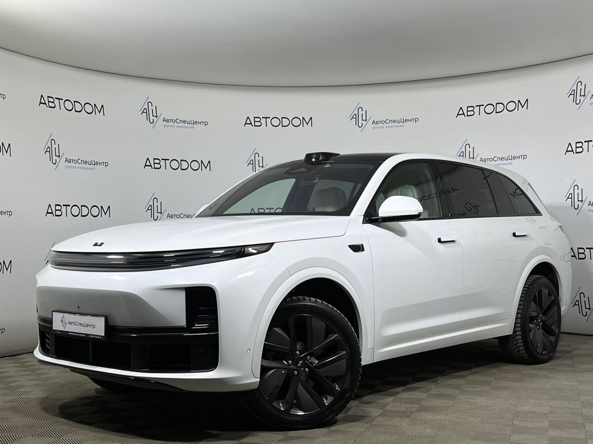 Автомобиль LiXiang L7 I [рестайлинг] 52.3 kWh 1.5hyb AT 4WD (449 л.с.) Ultra (2024) Белый 2024 с пробегом 18 016 км