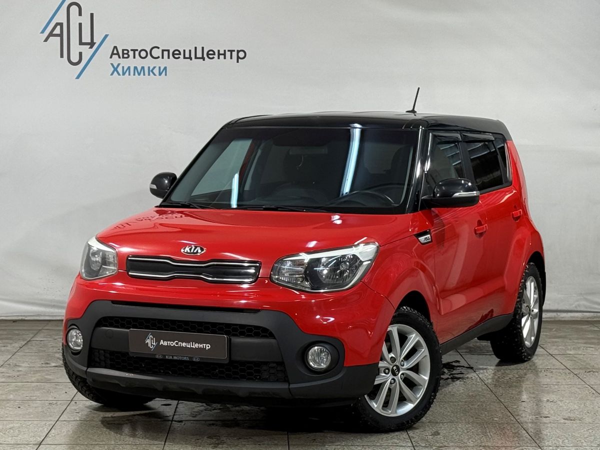 Автомобиль Kia Soul II [рестайлинг] 2.0 AT (150 л.с.) Luxe Красный 2018 с пробегом 114 000 км