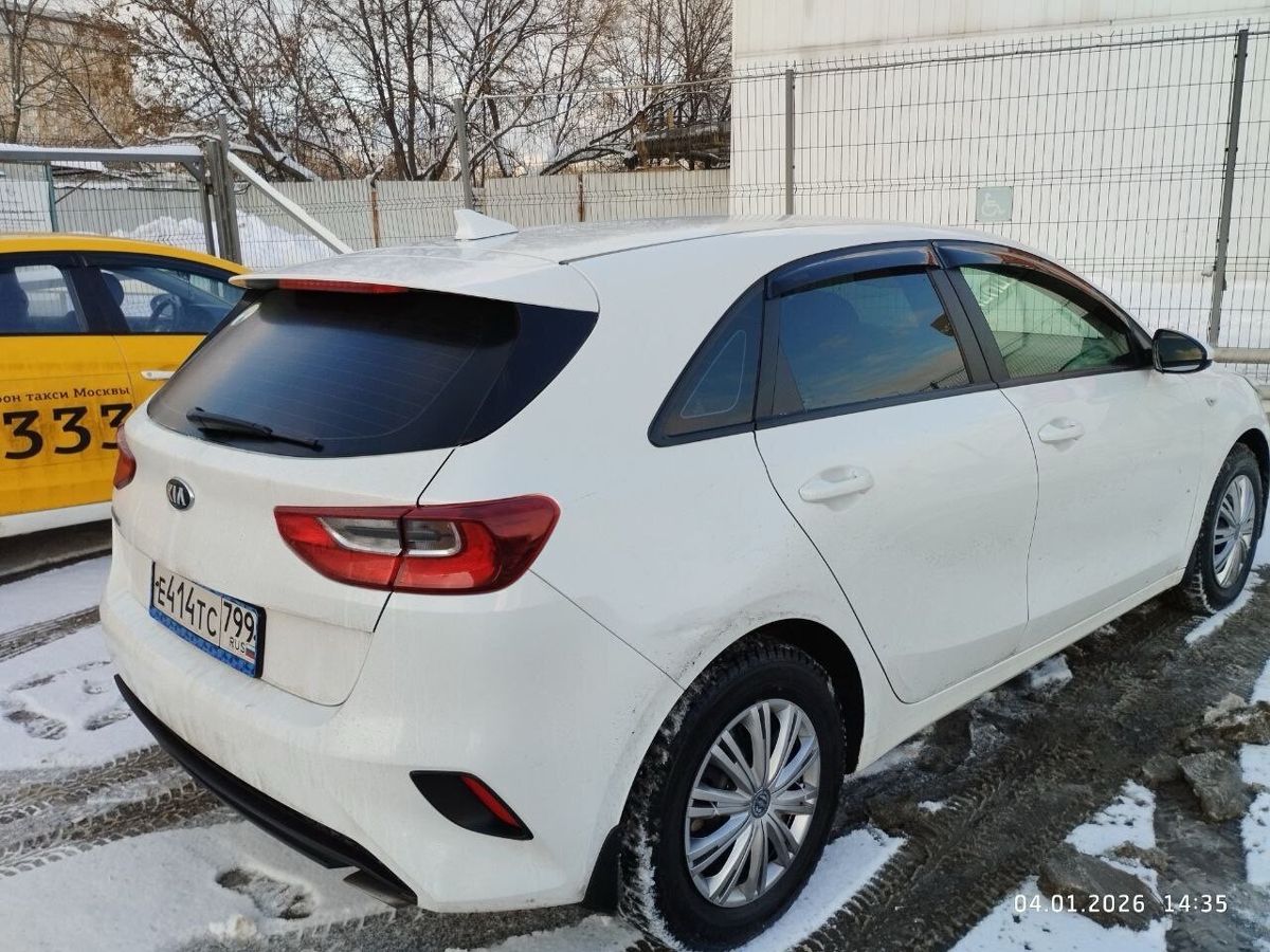 Автомобиль Kia Ceed III поколение 1.6 AT (128 л.с.) Comfort Белый 2019 с пробегом 60 804 км