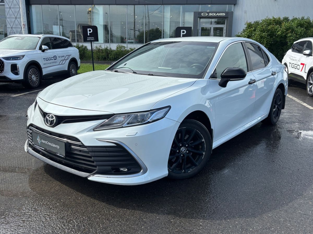 Toyota Camry VIII (XV70) [рестайлинг] 2.5 AT (200 л.с.) Classic Белый 2021 с пробегом 187 000 км