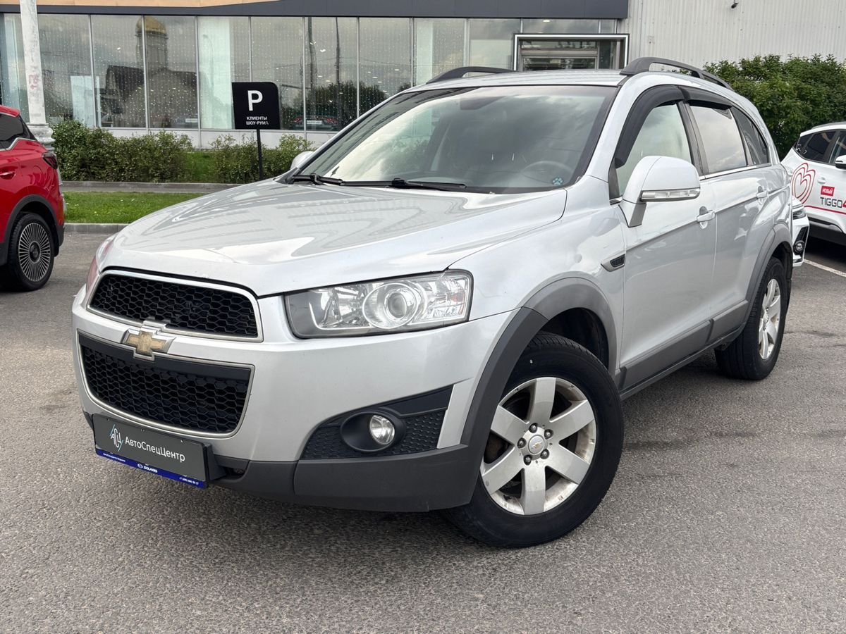 Chevrolet Captiva I [рестайлинг] 2.4 AT 4WD (5 мест) (167 л.с.) LT (5 мест) Серебристый 2012 с пробегом 195 375 км