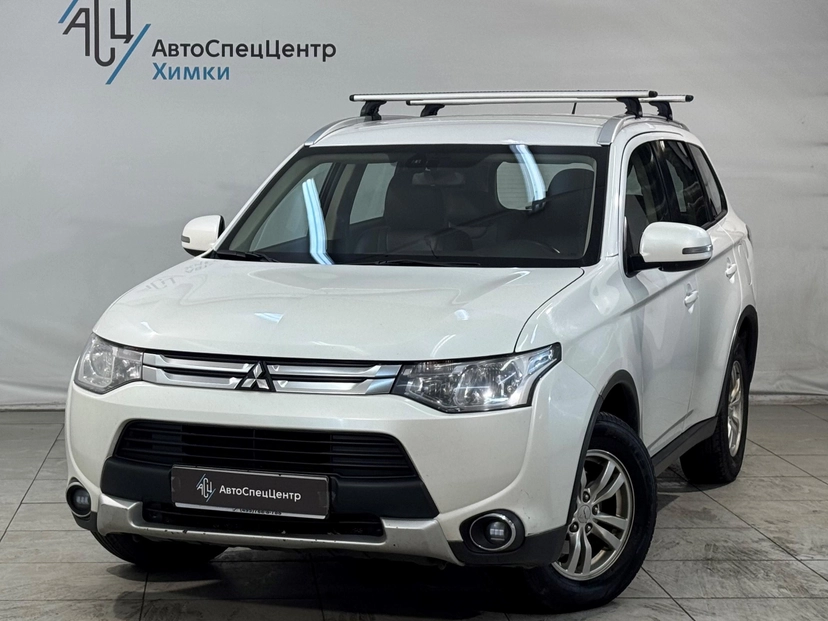 Автомобиль Mitsubishi Outlander III поколение 2.0 CVT 4WD (146 л.с.) Intense Белый 2014 с пробегом 270 000 км